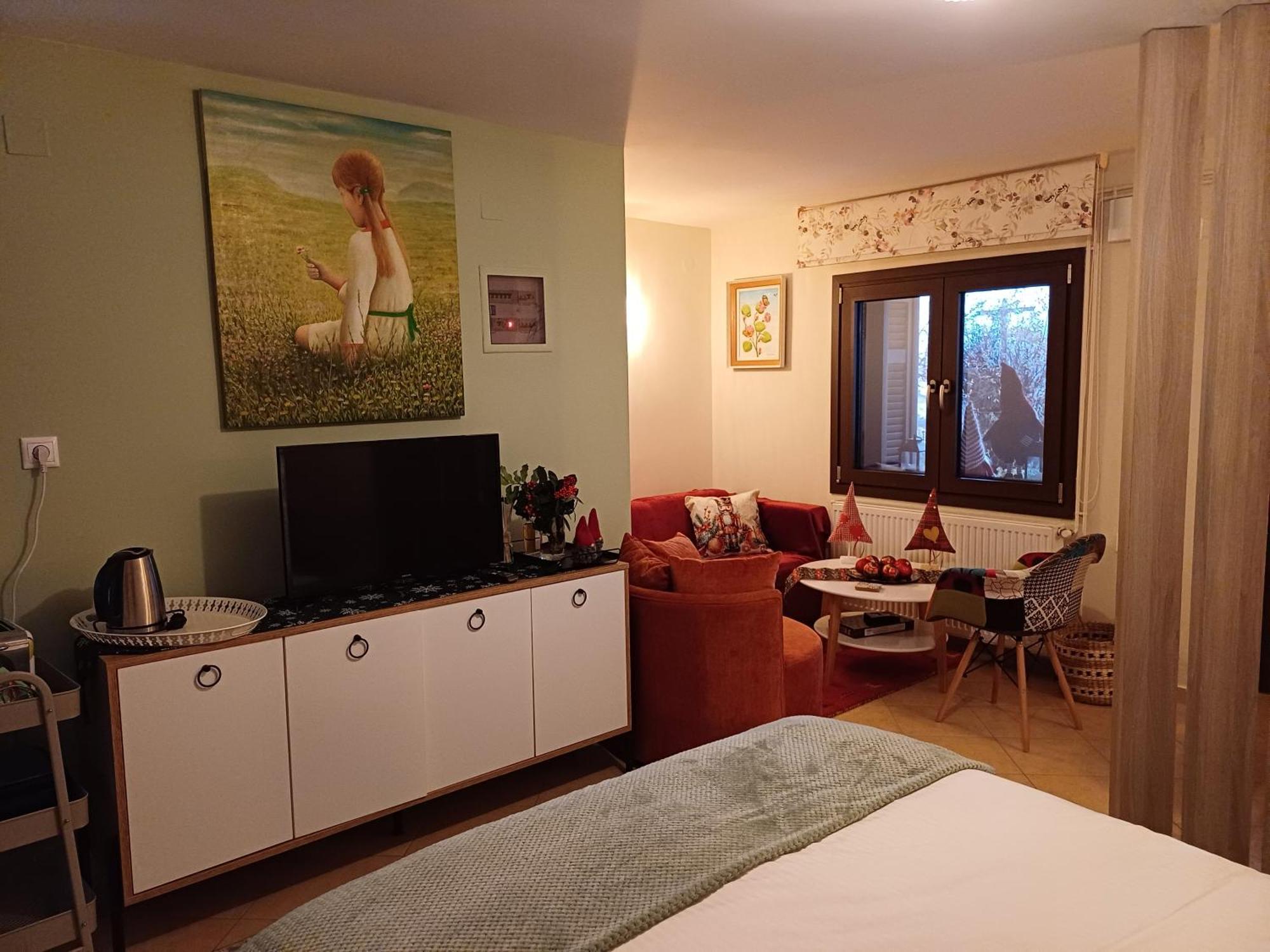 Ferienwohnung Το Σπίτι Της Ευτυχίας Στούντιο Karpenísion Exterior foto